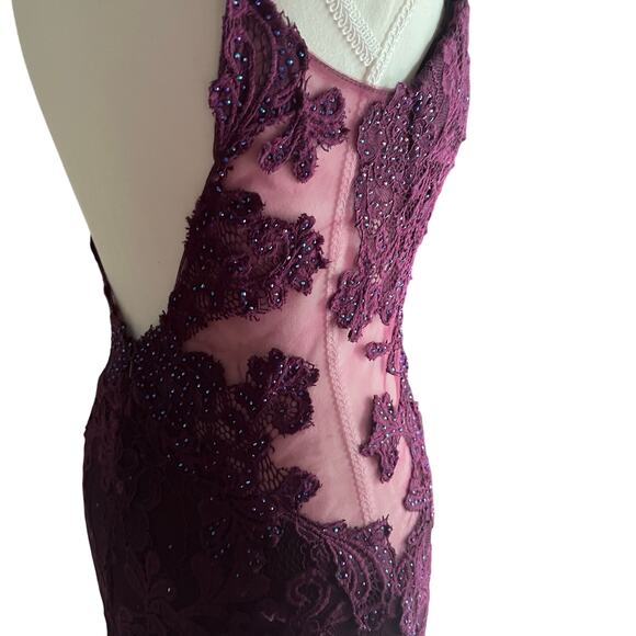 La Femme Women's 8 Dark Berry Deep V-neck Stretch Sparkle Embellished Lace Gown - Picture 5 of 16